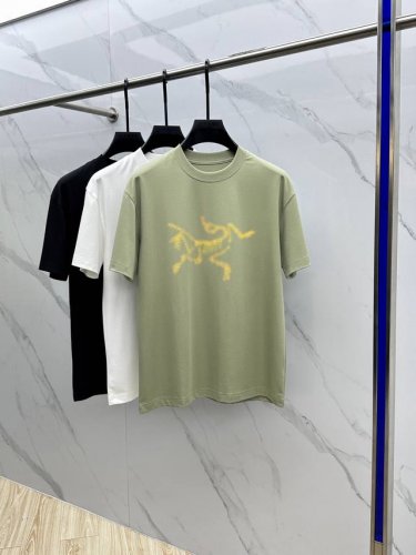 arc*始祖鸟 2025春夏新款首发专柜最新款短袖圆领T恤 高端订制 设计前卫时尚！品牌Logo直喷工艺设计 高端定制丝光长绒棉面料.手感柔软.穿着舒适.专柜级