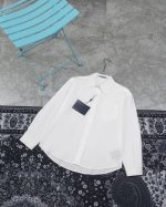 款M679 普拉达 prada顶级品质新款白衬衫 后面贴布刺绣Logo衬衫 顶级版本★prada普拉达 Ss春夏新款牛津纺纯色长袖衬衫绝对高品质！随意对比！ 经