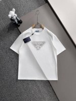 prada* 2025春夏款上新 原高版本 普拉达 面料采用270克高密度纯棉 不变形 不缩水 工艺介绍：双线走位 胸前正中prada采用进口万针精密梵文刺绣水