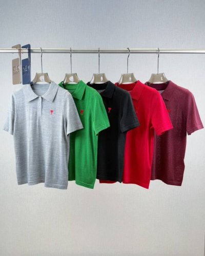 爱米家 爱心刺绣polo短袖 100%棉面料 胸口小刺绣红色爱心，polo款短袖， 经典又百搭，100%棉料制衣舒适透气，具有较好的排湿性能，细节处的小刺绣点缀