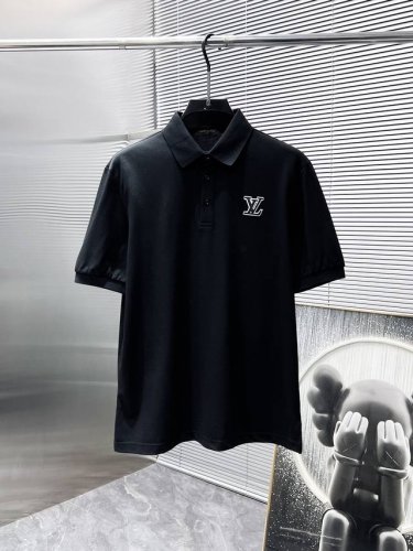 路易威登 Lv 2025Ss夏季新款 翻领短袖T恤 Polo衫，高端版本！专柜定制面料 透气舒适度高，细节无可挑剔，品牌元素设计理念，体现高品质。手感细腻柔软！