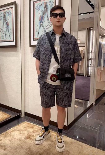 上衣 裤子 Fend1 棉麻 衬衣 天然亚麻纤维打造 质感柔软 透气性好 Ff经典老花图案 经典 耐看 辨识度超高 基础版型剪裁 单穿或者内搭都非常适合！ 码数