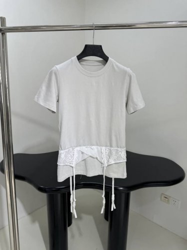 新品Lingerie做旧白色弹力平纹针织T恤 定制弹力平纹针织面料 腰部饰以内衣式蕾丝细节 内衣外穿设计风格 修身版型 男女同款 黑 白 Sml