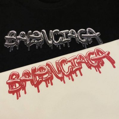 巴黎世家Balenciaga泼墨裸眼3D中式书法字体情侣款短袖T恤 男女同款，采用260克双纱紧密纺面料， 手感非常舒服 永不过时的经典款，Os落肩版型 时尚又