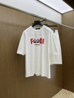 新款 套 Fd 2540春夏最新款休闲短裤短袖套装，男女款 贸易公司渠道稀出，同步官网发售！基本每一季都会有它的背影所在，期待着所有潮男潮女们的演绎！此款选用客