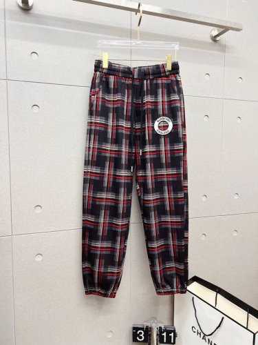 burberry 巴宝莉 休闲裤2025Ss春夏新款，特选定制科技清爽面料，定制原版五金，重工工艺打造，车工走线精细，定制面料，柔软舒适，质感显著，辅料精美，媲