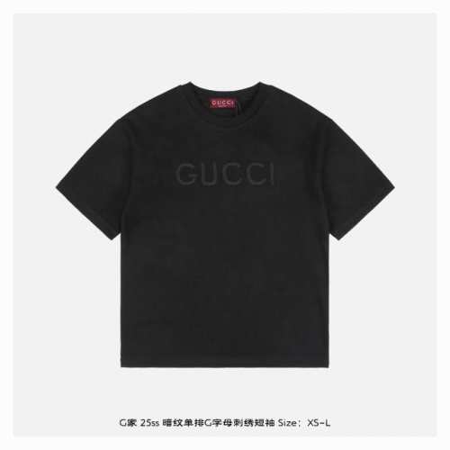 Gucci 古驰 25ss 暗纹单排G字母刺绣短袖 面料采用230克重精梳棉，定制32支1*1螺纹，成衣两遍水洗处理，面料舒适亲肤无异感，定制定染面料，纺织密度