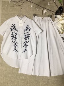 套装Valentin*O华伦天奴 重工刺绣花朵亚麻面料翻领短袖衬衫V字金属扣饰松紧腰中长款半身裙 套装两件套Smlxl