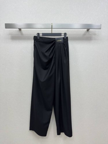25Ss Loew *早春新款 褶皱Logo皮革装饰休闲裤 侧拉链高腰Logo皮革点缀 上身巨显瘦 时尚百搭 两色三码 Sml。