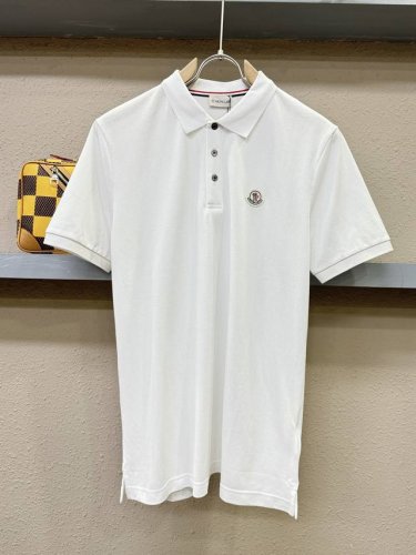 moncler蒙口 2025官方春夏新款 男士翻领短袖Polo衫，胸口精致Logo，高端主线系列，进口丝光珠地棉面料，面料属性皆为上乘，缔造出独一无二的面料类型