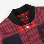 w10 Lv 棋盘格定位花棒球服 采用泡珠工艺 一比一还原五金配件， 荔枝纹皮革手袖搭配龙凤尼面料，舒适高档 M L Xl Xxl