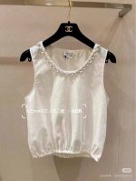 Chane*25新品珍珠吊带背心 定制Yb进口棉绸材质 舒适细腻 圆领吊带背心版型 露出锁骨有效显瘦 手工缝制高亮度珍珠 环绕于领口整圈 可爱中透露性感 配上通