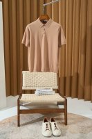 ez家夏日经典款含桑蚕丝棉客供纱线进口机器特织针织翻领短袖Polo衫 选用含桑蚕丝的棉客供纱线，桑蚕丝的加入，让衣服的触感丝滑，冰感清凉得不像话，贴身穿就像被云