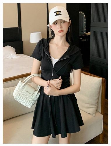 白色休闲运动套装女夏季韩版修身收腰显瘦短袖开衫短裙两件套S-Xxl
