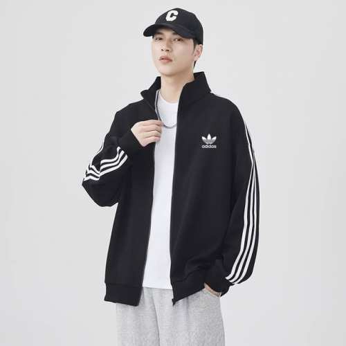 Adidas 阿迪达斯三叶草海外限定开衫卫衣，男女同款 Ins小红书教你搭配上身，春秋新品首发，版型宽松，修饰脸型且舒适有型，近年来深受欢迎的风格，细节无敌，大