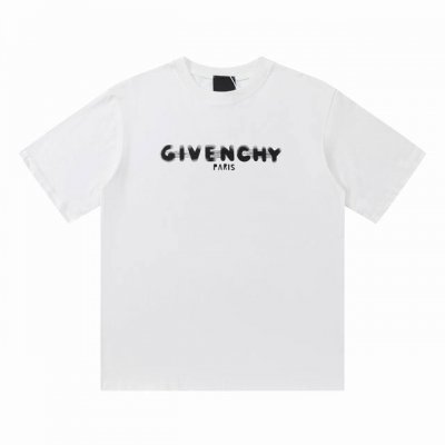 givenchy 纪梵希23Ss字母印花短袖T恤 面料 240克双纱高密度纯棉面料 - 工艺: 整件衣服采用精密压花工艺 - 男女同款均可驾驭 - 尺码 M L