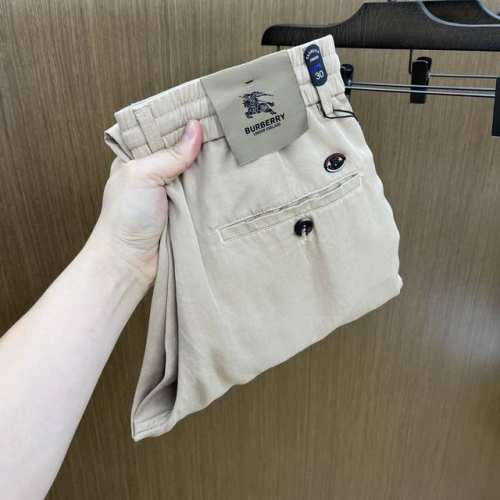 新品 Bbr 2540Ss春夏新品，官网同步有售，男士高端商务休闲西裤，高端进口面料，带弹力，后面采用硅胶字母压胶，五搭配，即经典又时尚，合体裁缝，上身效果无约