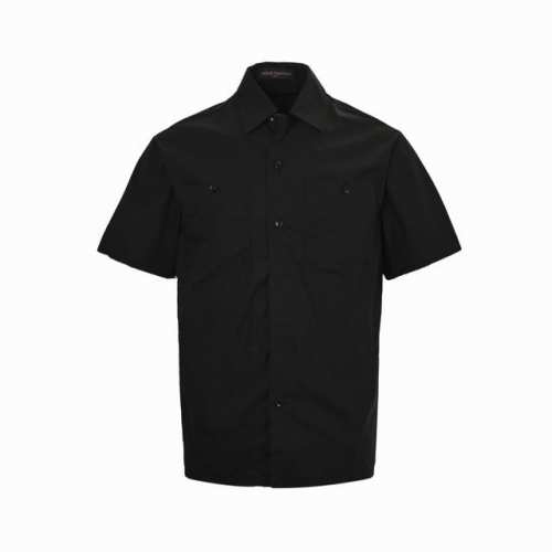 Louis Vuitton 路易威登 25Ss 口袋浮雕短袖衬衫 驴家 25Ss新款短袖衬衫取材清爽棉质府绸，可轻松驾驭休闲和正式场合。左侧纽扣贴袋压印 Mon