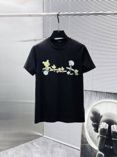 芬迪 Fendi 2025新款 圆领 短袖 T恤 体恤 半袖 ，高端版本！专柜定制面料 透气舒适度高，细节无可挑剔，品牌元素设计理念，体现高品质。手感细腻柔软！