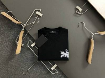 Szn*合身版型S-Xl 25早春最新重工刺绣直喷融合前后幅对应Logo 融合高工艺重磅短袖，高端品质专柜原单圆领援助，顶级制作工艺进口面料，专柜款独特设计，采