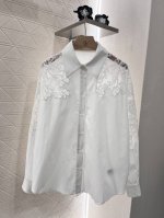 Ermanno Scervin*2025新品上架 重工水溶蕾丝白色衬衫 定制Yb原生全棉材质 细腻挺括 舒适透气 衬衣领口延伸至胸前以水溶绣花工艺 呈现出镂空蕾