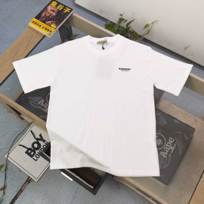 款号：Dg25663 2025新款Burberry巴宝莉经典硅胶压花图案Logo休闲情侣短袖T恤，经典图案设计，朋克不羁！！采用250G克重纯棉面料，印花很稳固