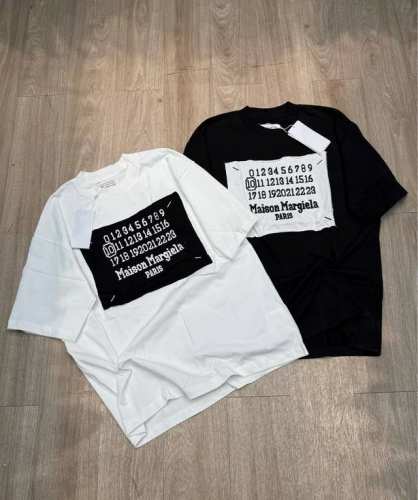 ADERUEUOL #MaisonMargiela马吉拉YB一比一高品质贴布刺绣短袖T恤 现货M004 Size：S M L XL 颜色：黑色 白色