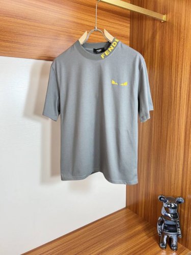 Fendi 芬迪 2025年春夏新品上新 三标齐全 冰潮棉圆领短袖T恤 好货不用过多介绍 看细节 专柜码数 M-Xxxl 175 140建议L