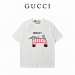 Gucci 古驰 抽象线条小猫高克重印花短袖T恤 选用客供定制针织100%纯棉面打造,面料手感细腻，厚实有质感的纯棉布，高密度的机织工艺，如棉絮般柔紧致舒适，有