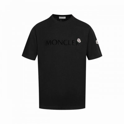 款号C11 Moncler 蒙口2025Ss新款标志性字母Logo植绒 章仔Logo手臂 Moncler标识点缀于胸前 仿佛艺术家的灵魂印记 辨识度拉满 低调中