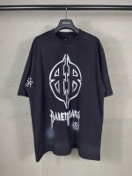 实拍图 顶级版本.官网品质 Balenci*Ga 巴黎.24Ss最新摇滚双B直喷.手绘涂鸦磨烂做旧短袖T恤 ，所有图案细节颜色Y板定制，手绘涂鸦磨烂超重工艺。砖