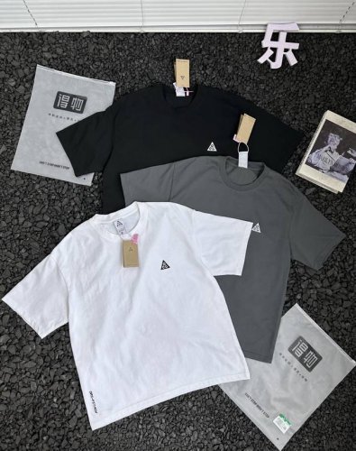 Nike Acg速干纯色休闲时尚百搭圆领宽松户外环保针织舒适短袖T恤 男女同款 运动时总被汗水黏身，好心情瞬间消失？穿上Nike Acg速干短袖T恤，让你告别这