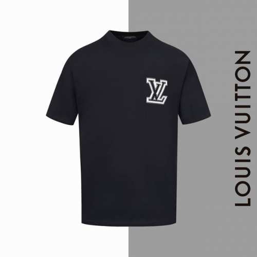 款号#Z33 Lv大标刺绣圆领短袖 Louisvuitton官网一致款式 面料：32支双纱280克纯棉面料 同缸同色织染螺纹 颜色一致 工艺：进口机器饱满万针字