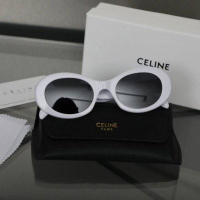 供 1V1版本 Celine新款墨镜也太好看了吧内娱首位拿到Celine全球最高Title的女演员 刘诗诗同款墨镜，预测迎来一波断货王 Celine 作为纯粹巴
