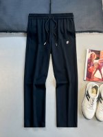 L春夏新品 极简运动打造出清爽的摩登Stay！穿上新颖 时髦面料舒服透气，穿着非常舒适 低调不失奢华 穿出去非常有档次。裤型款式和裁剪亦无需多言 上身精致跃然