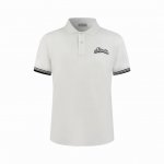 Moncler 标识刺绣polo衫 定制珠地纯棉缎 呼吸的空气棉 尊享云端棉感 触感软糯 轻盈垂顺 纯净白基 奠定清新脱俗之调 饰以Moncler刺绣点缀胸前