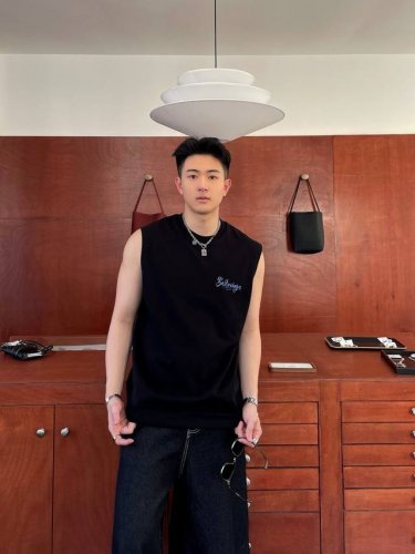 25春夏 巴黎世家手绘 新款背心上新 颜色 黑色 白色 尺寸 Xs S M L Xl 版型 廓形