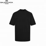 Balenciaga 巴黎世家 后背胶带字母圆领短袖 新款短袖 叠层印花工艺 细节无法挑剔，极具档次感与奢华辨识度！三标齐全 版型属于休闲宽松小落肩的版型裁剪。