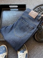 专柜顶级云柔纱 人气爆款 Zegna 杰尼亚专柜新品高奢顶级云柔纱牛仔裤 恒隆在售万元级 款号 7822 杰尼亚家今年最新特级云柔纱牛仔面料 优选新疆长绒棉混纺