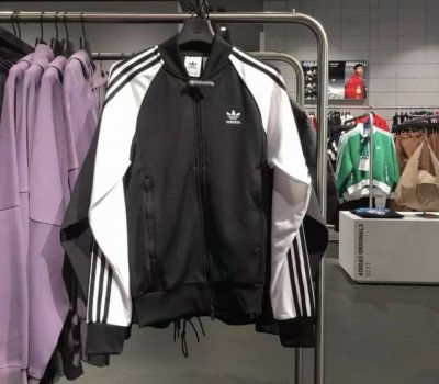 特价 春夏薄款！不退换！修身！M10 L10 Xl10 Xxl多！ 纯原版本！美式复古！ Ik7025！Black 回潮！美式复古！阿迪达斯三叶草高端系列！Ad