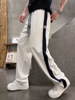 mo# 2025 铜氨丝莫代尔空气层春夏休闲裤子 美学的焕新诠释,演绎浓郁的格调型时尚风范,细节感和设计感强悍.经典品牌标识做为色彩搭配,演绎经典的品牌时尚,为