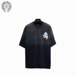 chrome Hearts 克罗心 25Ss发泡多标做旧短袖 采用32支双纱 260克重面料 进口针织针梳棉进行制作，厚度适中，有垂感又有轮廓型，上身就是一个舒