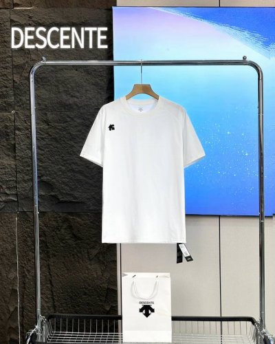 Descente 迪桑特25年新款速干 功能款短袖T恤 1：1订制迪桑特官网面料，瞬吸汗滴，极速扩散蒸发，并且单向导湿，清爽散热，防蚊防晒，检测报告已出 官网同