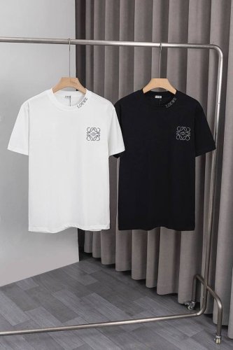 x056 罗意威 Loewe 25Ss春夏季新款T恤，领圈字母Logo刺绣+胸前图案刺绣工艺，采用260克双纱面料，时尚百搭 ，男女同款.颜色：黑色，白色，尺码