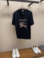 Bbr格子战马圆领短袖 原,800购买；轻盈平织棉、常规版型、装饰十字绣工艺打造的品牌徽标、罗纹针织领口、全套辅料配备 # 纯棉质面料材质 采用15S精棉平纹，