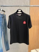 蒙口 2025春夏新款 字母Logo圆领短袖T恤，春夏休闲穿搭必不可少，原版纯棉面料。完完全全体现在高级审美的做工上，做工更是精致大气，Z立体感超强，非常惊艳，