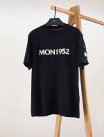 Moncler 蒙口 2025Ss春夏新品 休闲圆领T恤，立体感Logo廓形半袖T恤，甄选高支埃及长绒棉，手感面糯有骨感，柔而有韧性。液氨工艺处理，韧性和抗皱性