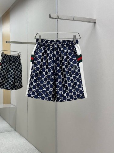 gucc1 男士精品休闲裤顶级面料休闲短裤 最新款上身版型无敌正绝对可以闭眼收的一款此款裤子非常百搭，弹力腰围,日常上班户外运动都可以穿着，是时尚休闲与户外运动