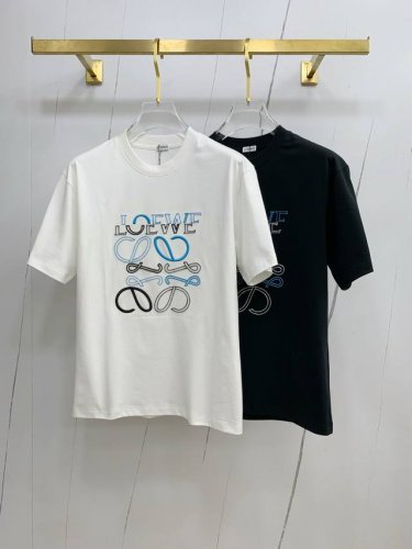 ss罗意威纯棉最新面料经典标识图案Logo时尚简约潮流短袖，最顶级的品质专柜原单短袖，顶级制作工艺进口面料，专柜款独特设计，采用进口高端订制面料。官网在售！面料