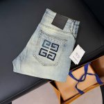 款号：D267 Givenchy 纪梵希25春夏新款印花字母水洗时尚休闲直筒小脚牛仔裤 海外贸易公司限量订购，欧洲直发，精品稀出数量有限。 颜色#水洗蓝 尺码#